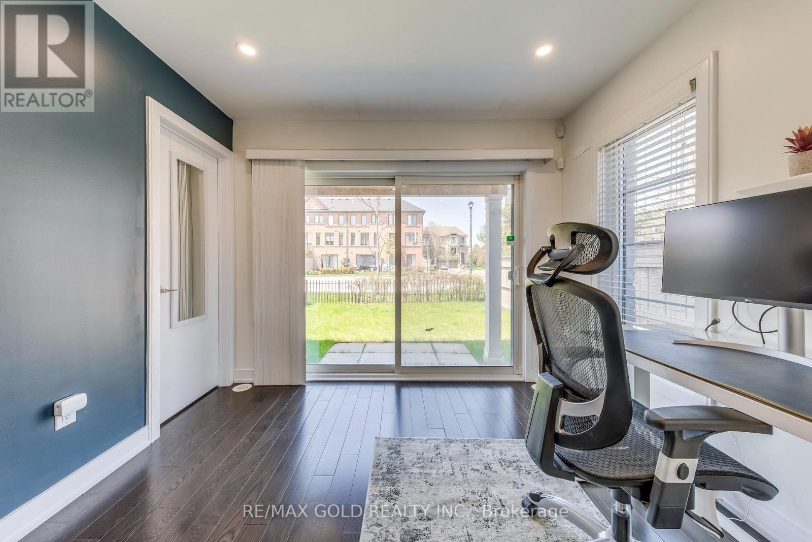 561 Mermaid Crescent, Mississauga, Ontario  L5G 1H9 - Photo 7 - W12501000