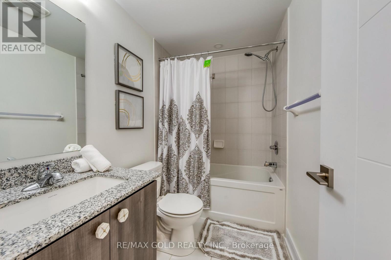 561 Mermaid Crescent, Mississauga, Ontario  L5G 1H9 - Photo 8 - W12501000