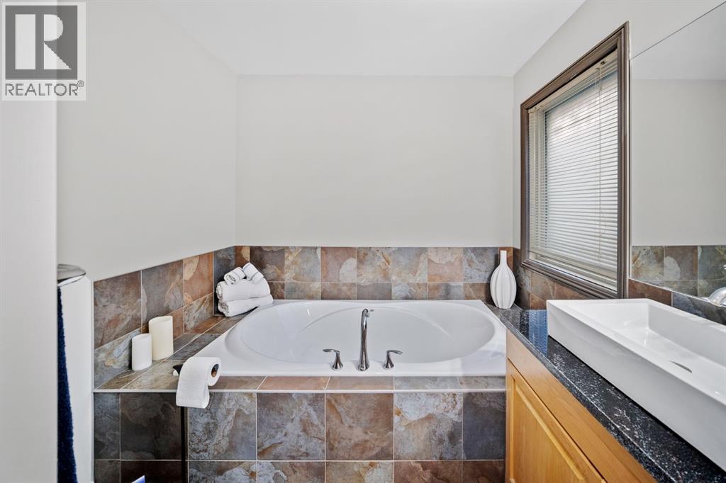 47 Sunset Circle, Cochrane, Alberta  T4C 0C3 - Photo 28 - A2255094