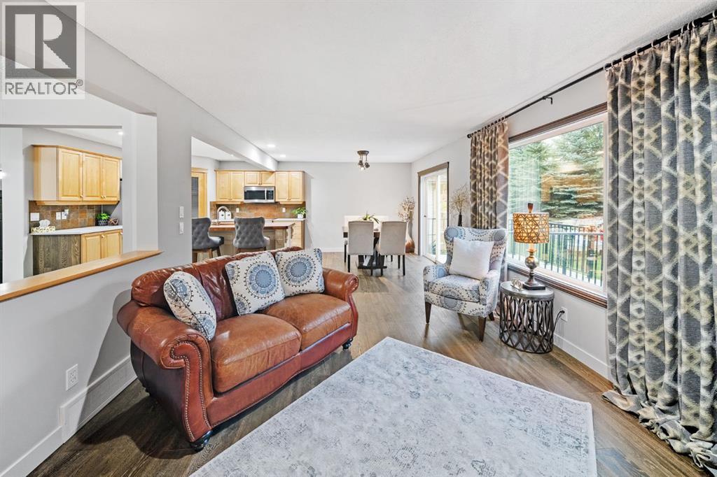 47 Sunset Circle, Cochrane, Alberta  T4C 0C3 - Photo 13 - A2255094