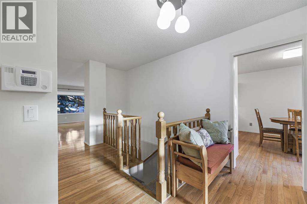 11 Coach Side Terrace Sw, Calgary, Alberta T3H 1L6 - Photo 13 - A2266586