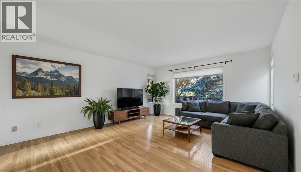 11 Coach Side Terrace Sw, Calgary, Alberta T3H 1L6 - Photo 2 - A2266586