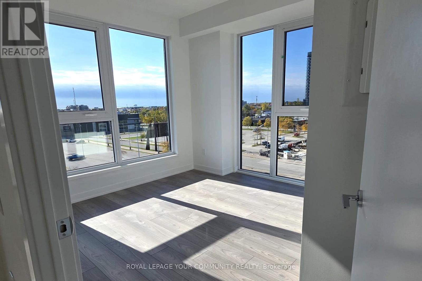 528 - 1007 The Queensway, Toronto, Ontario  M8Z 0C6 - Photo 7 - W12493760