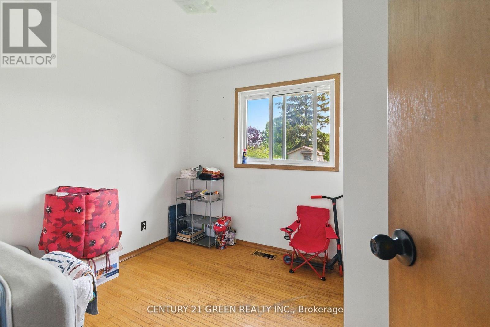 42 Bloomfield Avenue, St. Catharines, Ontario  L2P 1X3 - Photo 11 - X12500954