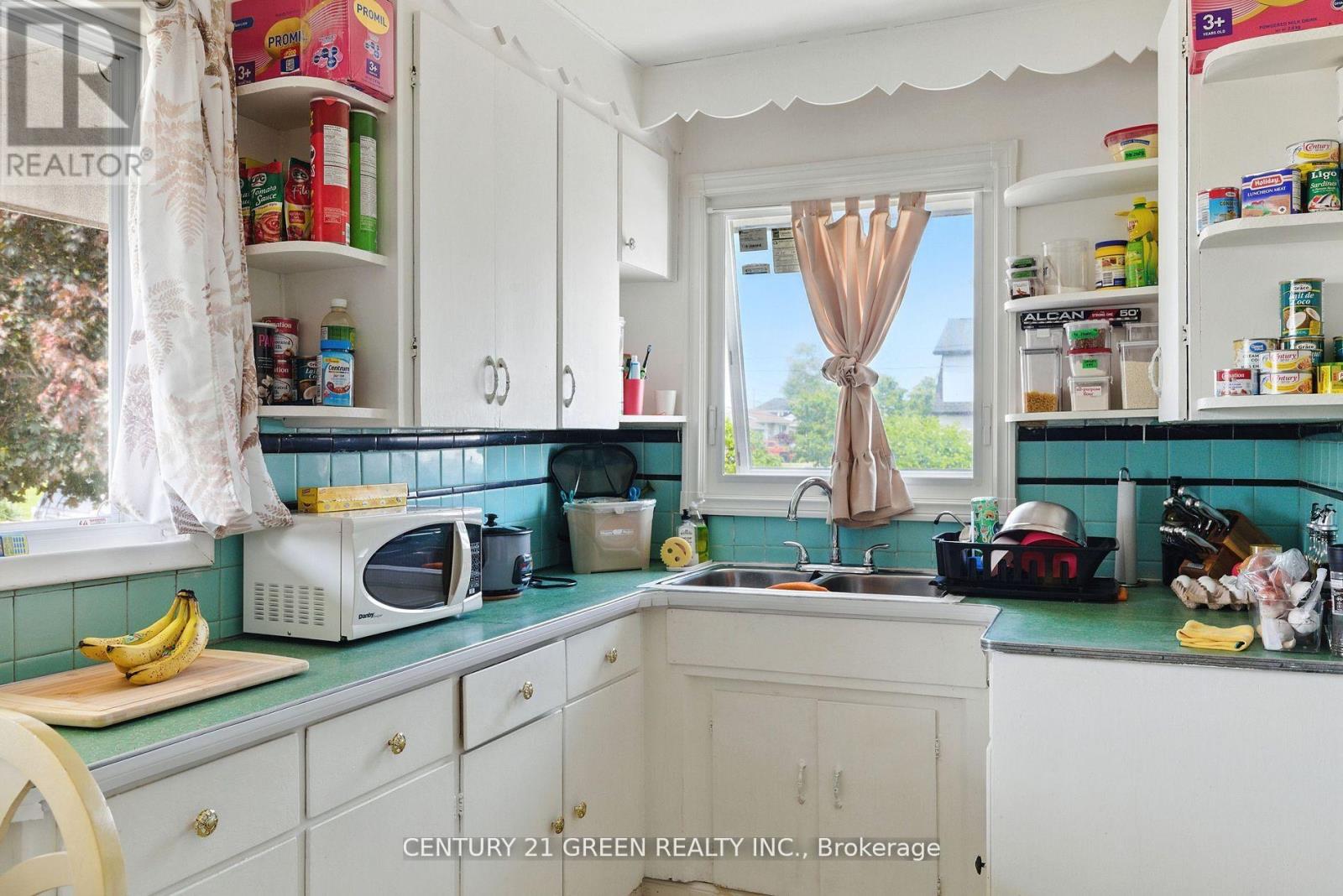 42 Bloomfield Avenue, St. Catharines, Ontario  L2P 1X3 - Photo 8 - X12500954