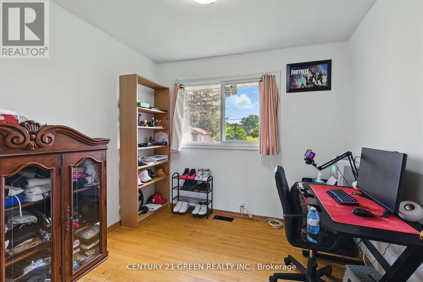 42 Bloomfield Avenue, St. Catharines, Ontario  L2P 1X3 - Photo 9 - X12500954