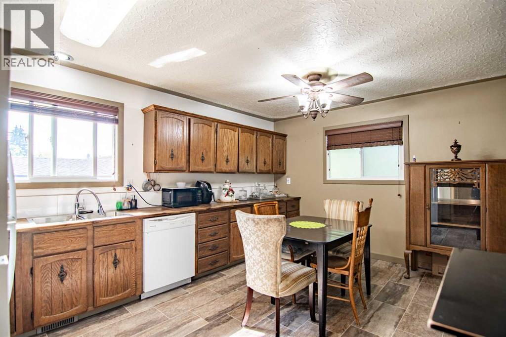 31 Bettenson Street, Red Deer, Alberta  T4R 1J5 - Photo 11 - A2257139