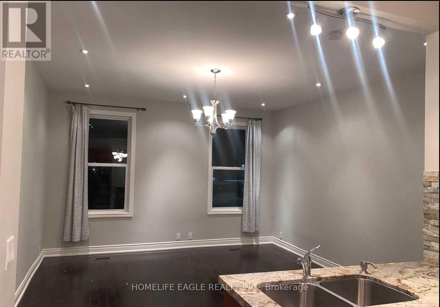 87 Simcoe Road, Bradford West Gwillimbury, Ontario  L3Z 2A7 - Photo 3 - N12501010