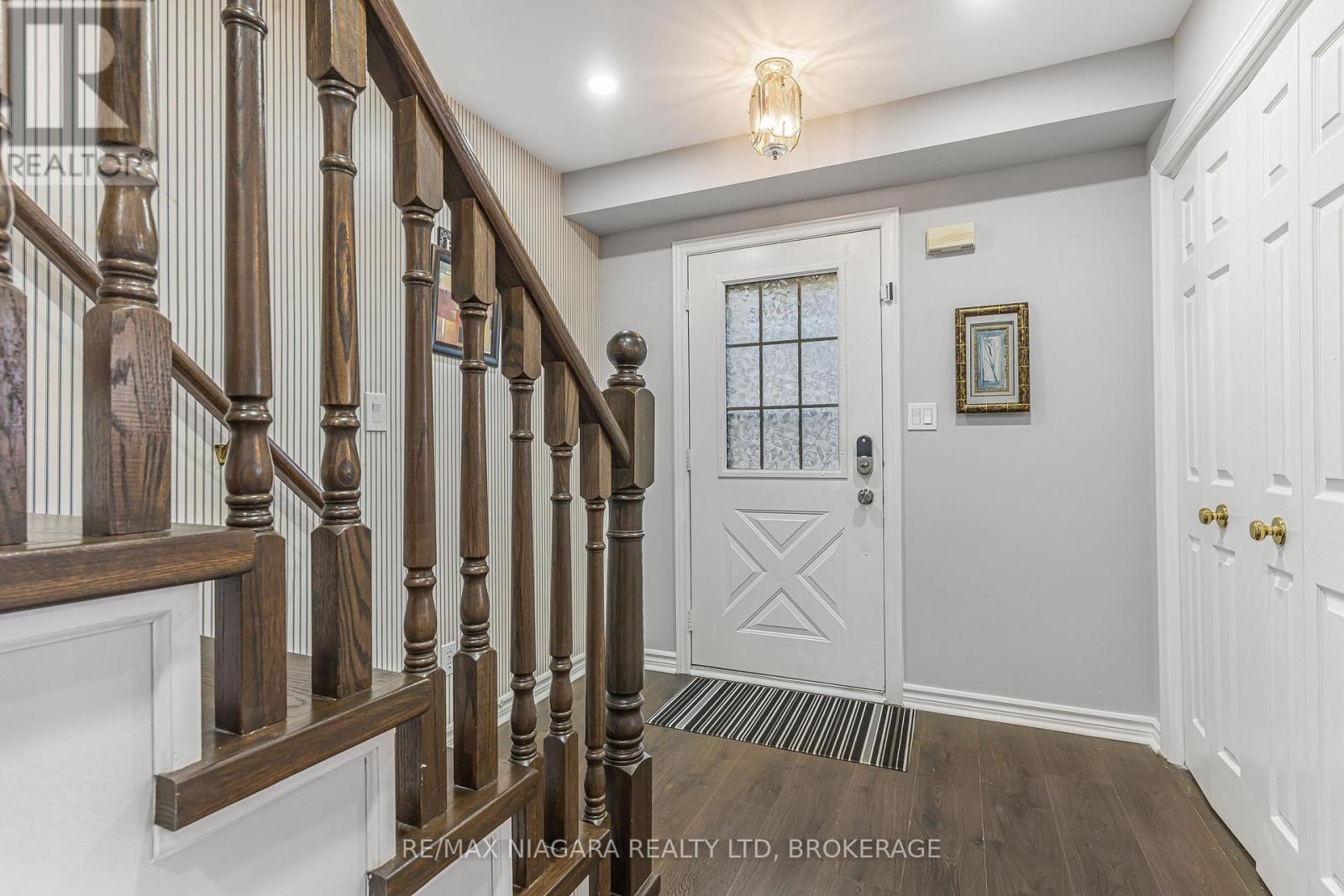 201 Windsor Street, Welland (Broadway), Ontario  L3C 7E3 - Photo 4 - X12495806