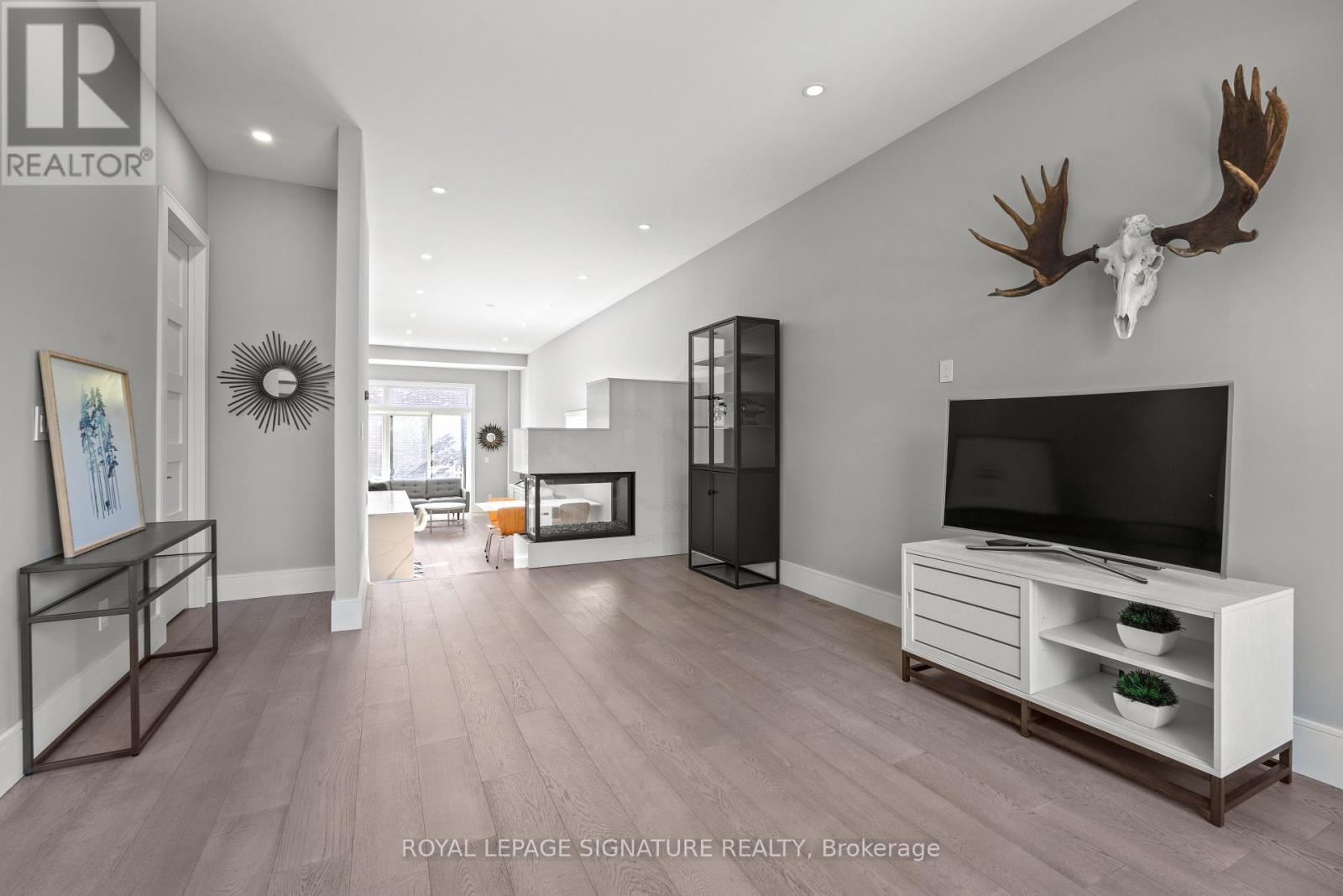 425b Valermo Drive, Toronto, Ontario  M8W 2M2 - Photo 13 - W12501024