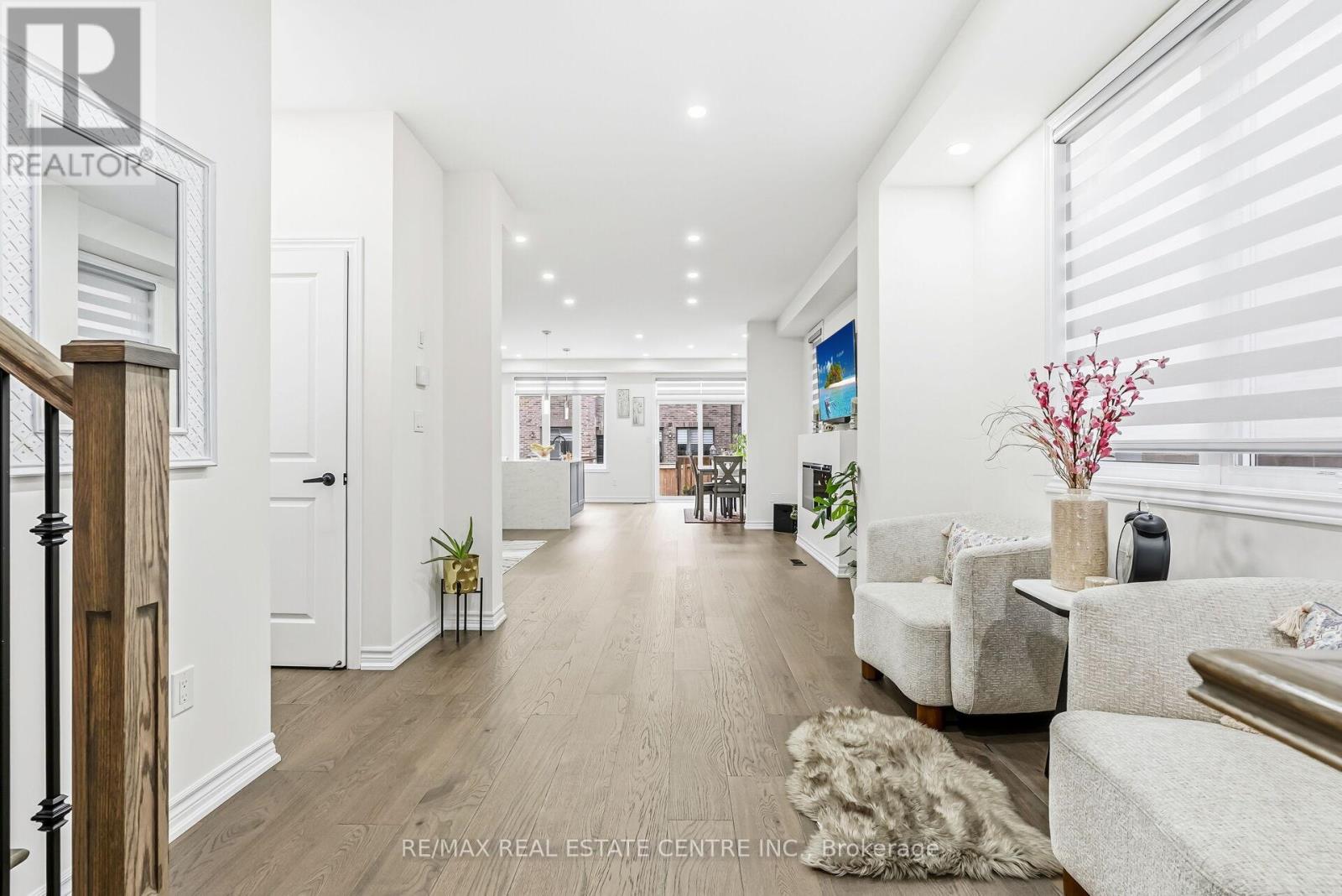 488 Parent Place Street, Milton, Ontario  L9E 1L4 - Photo 12 - W12501038