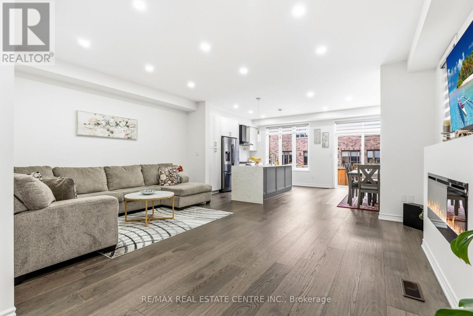 488 Parent Place Street, Milton, Ontario  L9E 1L4 - Photo 13 - W12501038