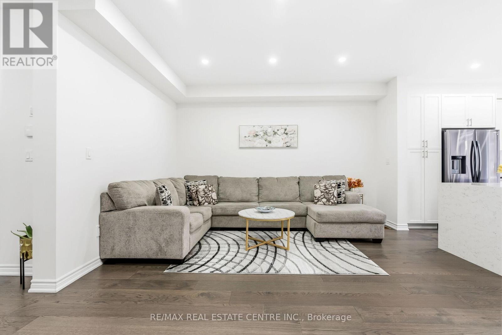 488 Parent Place Street, Milton, Ontario  L9E 1L4 - Photo 14 - W12501038