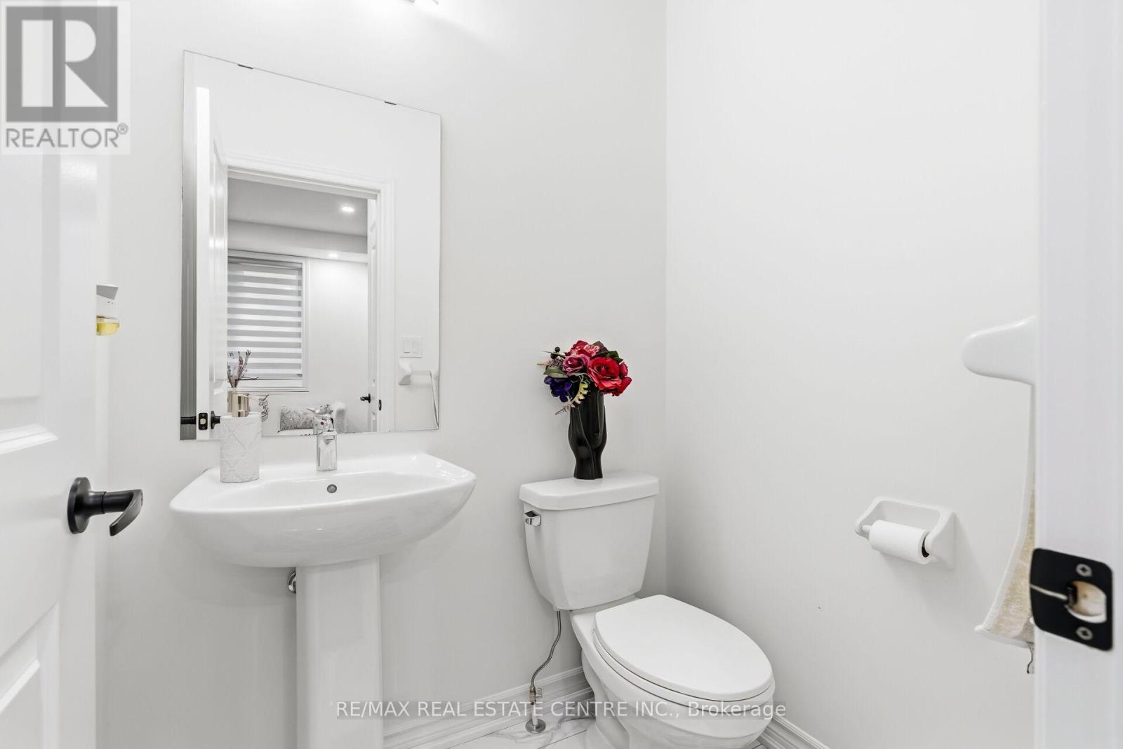 488 Parent Place Street, Milton, Ontario  L9E 1L4 - Photo 21 - W12501038