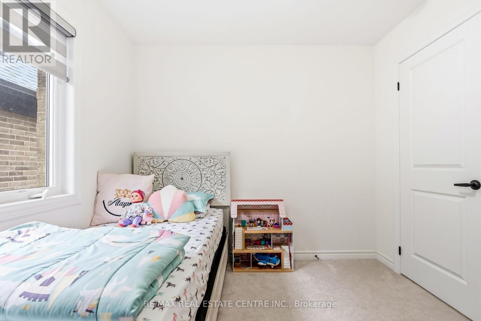 488 Parent Place Street, Milton, Ontario  L9E 1L4 - Photo 30 - W12501038