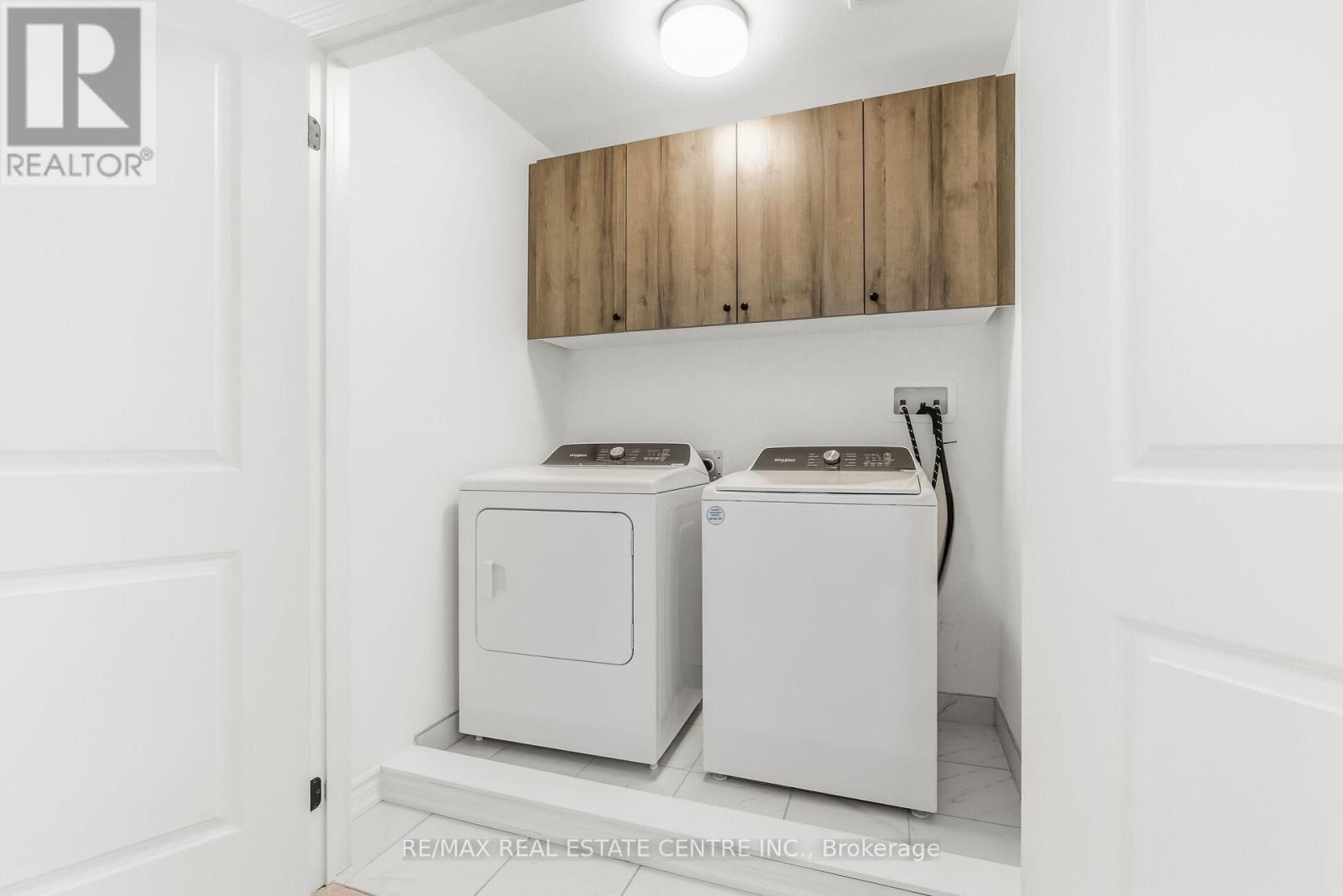 488 Parent Place Street, Milton, Ontario  L9E 1L4 - Photo 31 - W12501038