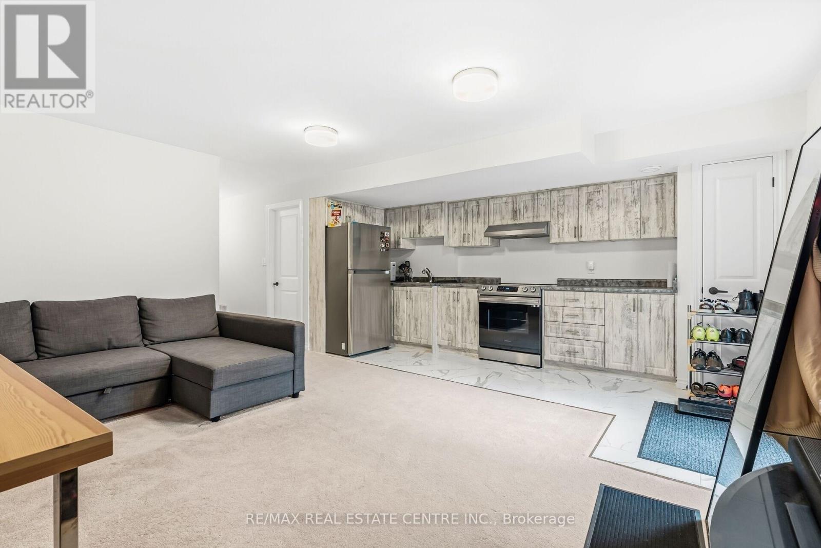 488 Parent Place Street, Milton, Ontario  L9E 1L4 - Photo 36 - W12501038