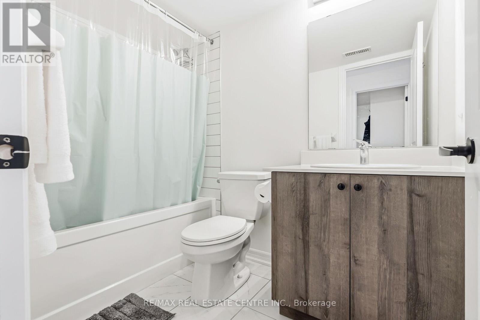 488 Parent Place Street, Milton, Ontario  L9E 1L4 - Photo 39 - W12501038