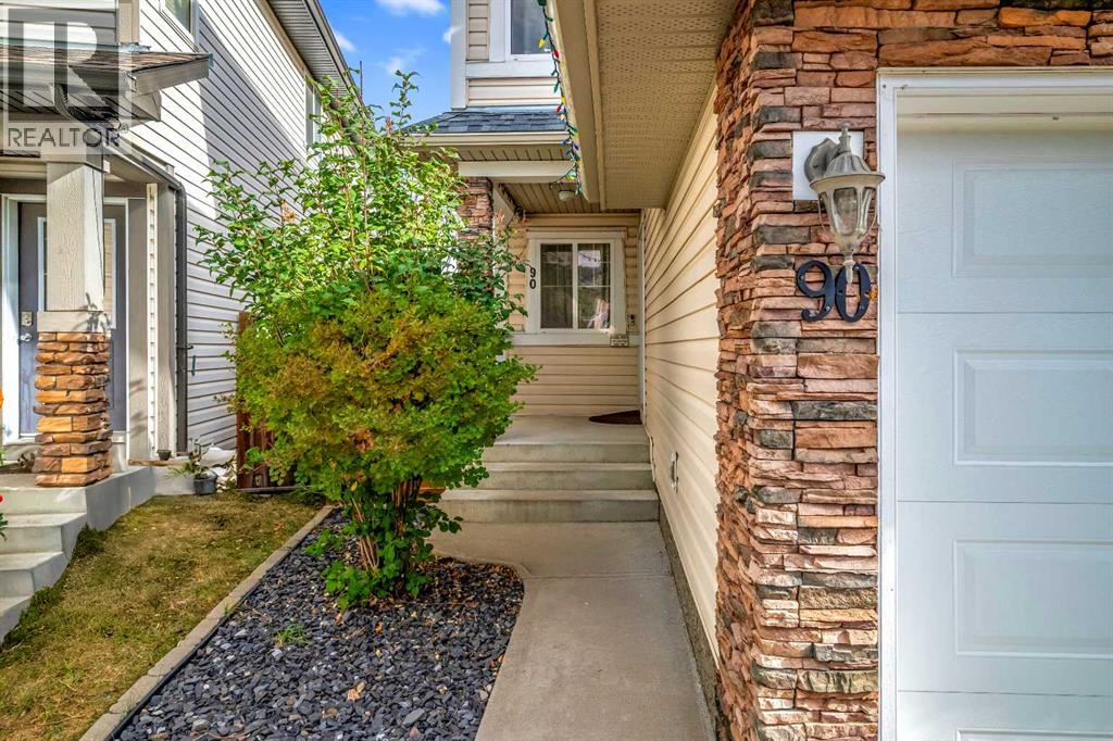 90 Panamount Plaza, Calgary, Alberta  T3K 0J8 - Photo 3 - A2263223