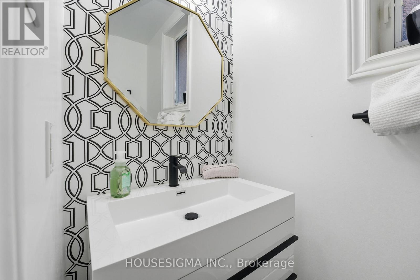 92 Glenmeadow Crescent, Hamilton, Ontario  L8E 6C2 - Photo 14 - X12501018