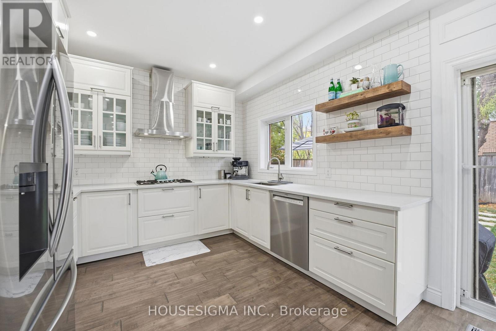 92 Glenmeadow Crescent, Hamilton, Ontario  L8E 6C2 - Photo 9 - X12501018