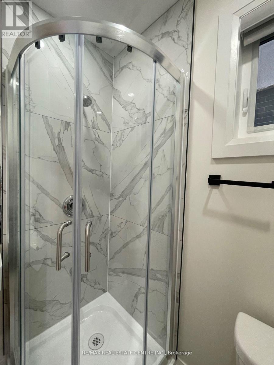 Lower - 63 Warren Trail, Welland, Ontario  L3B 0N8 - Photo 12 - X12501026