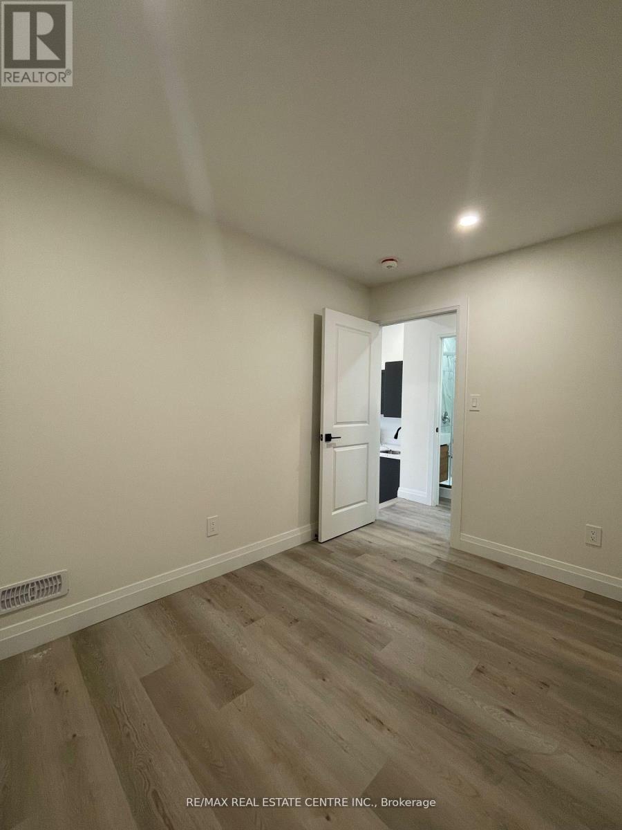 Lower - 63 Warren Trail, Welland, Ontario  L3B 0N8 - Photo 16 - X12501026