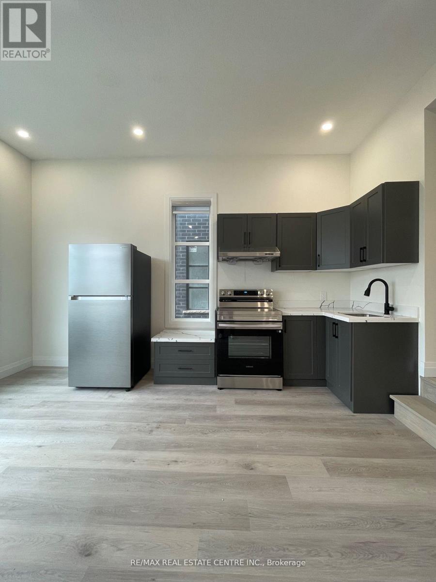 Lower - 63 Warren Trail, Welland, Ontario  L3B 0N8 - Photo 3 - X12501026