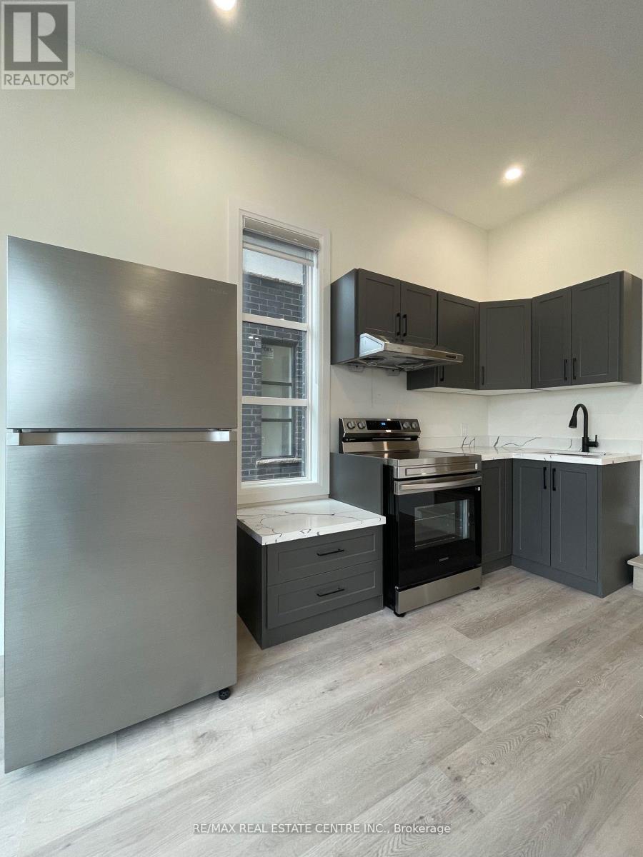 Lower - 63 Warren Trail, Welland, Ontario  L3B 0N8 - Photo 6 - X12501026