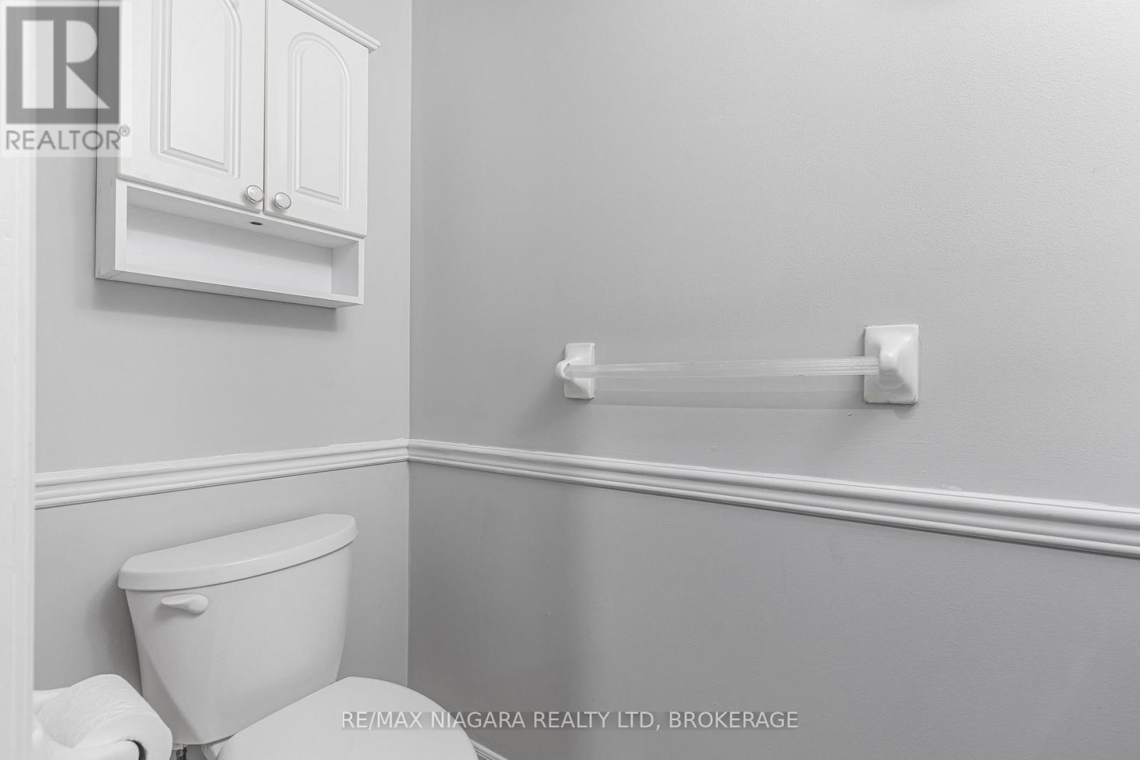 201 Windsor Street, Welland (Broadway), Ontario  L3C 7E3 - Photo 16 - X12495806