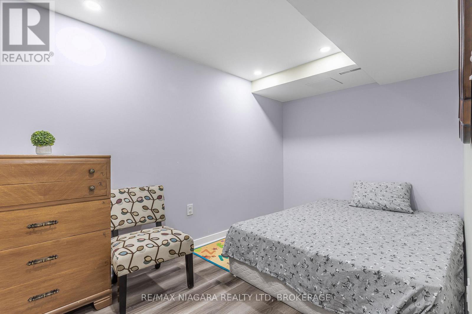 201 Windsor Street, Welland (Broadway), Ontario  L3C 7E3 - Photo 36 - X12495806