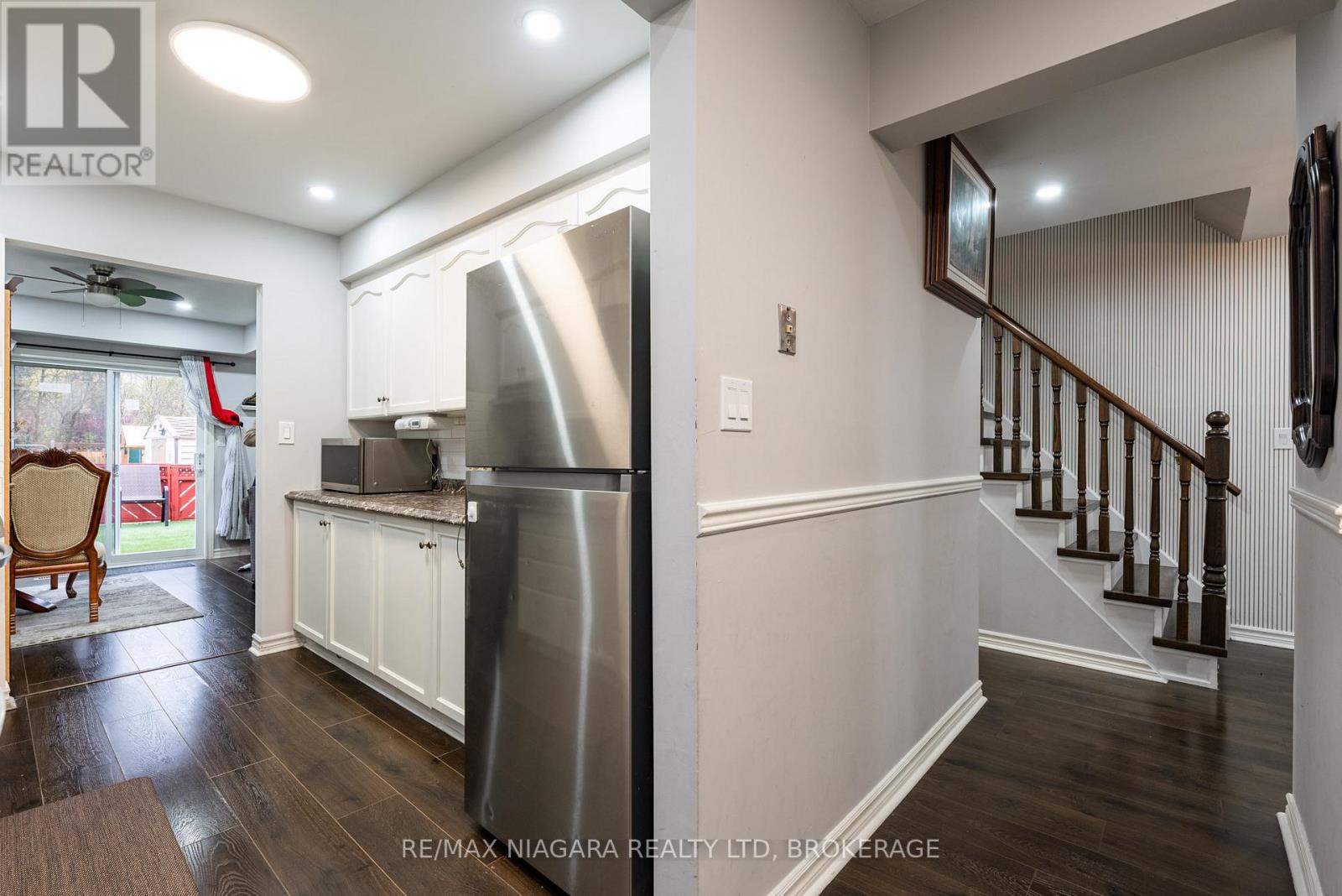 201 Windsor Street, Welland (Broadway), Ontario  L3C 7E3 - Photo 6 - X12495806