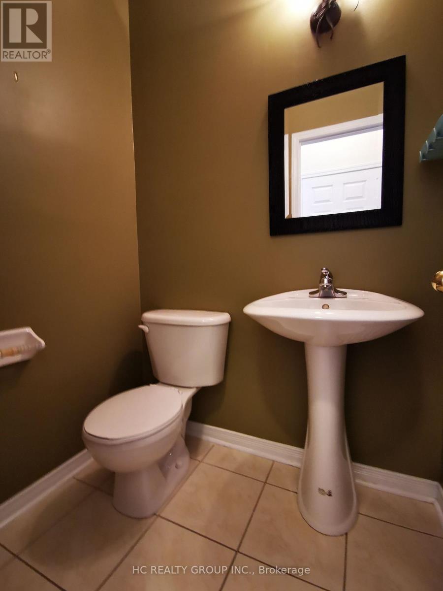 16 Vecchia Street, Markham, Ontario  L6E 1P4 - Photo 12 - N12501044