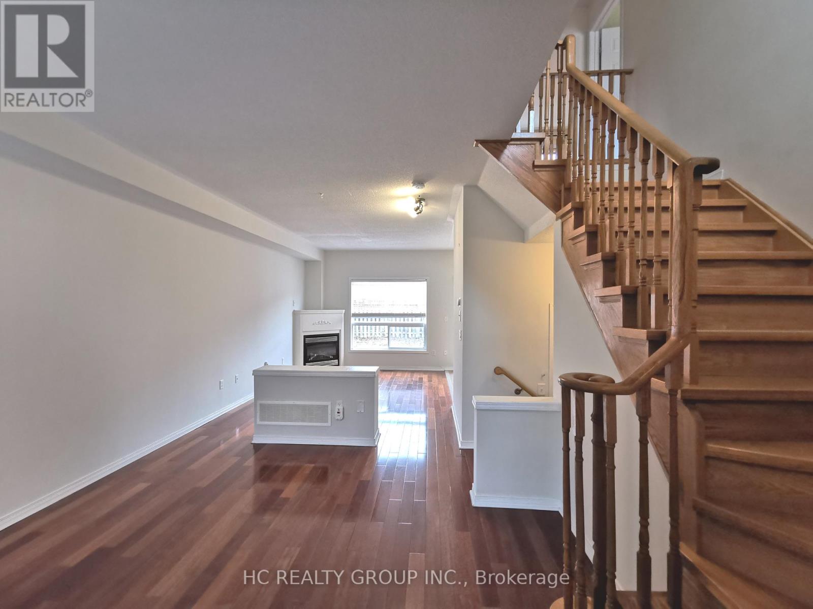 16 Vecchia Street, Markham, Ontario  L6E 1P4 - Photo 2 - N12501044