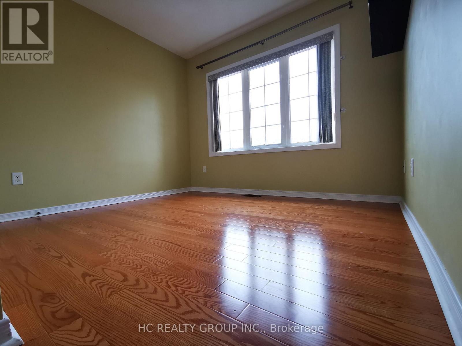 16 Vecchia Street, Markham, Ontario  L6E 1P4 - Photo 9 - N12501044