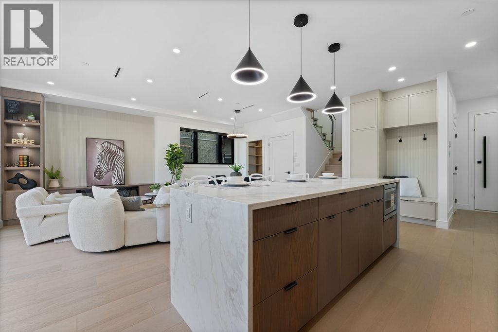 3 2282 E 8TH AVENUE, Vancouver, British Columbia