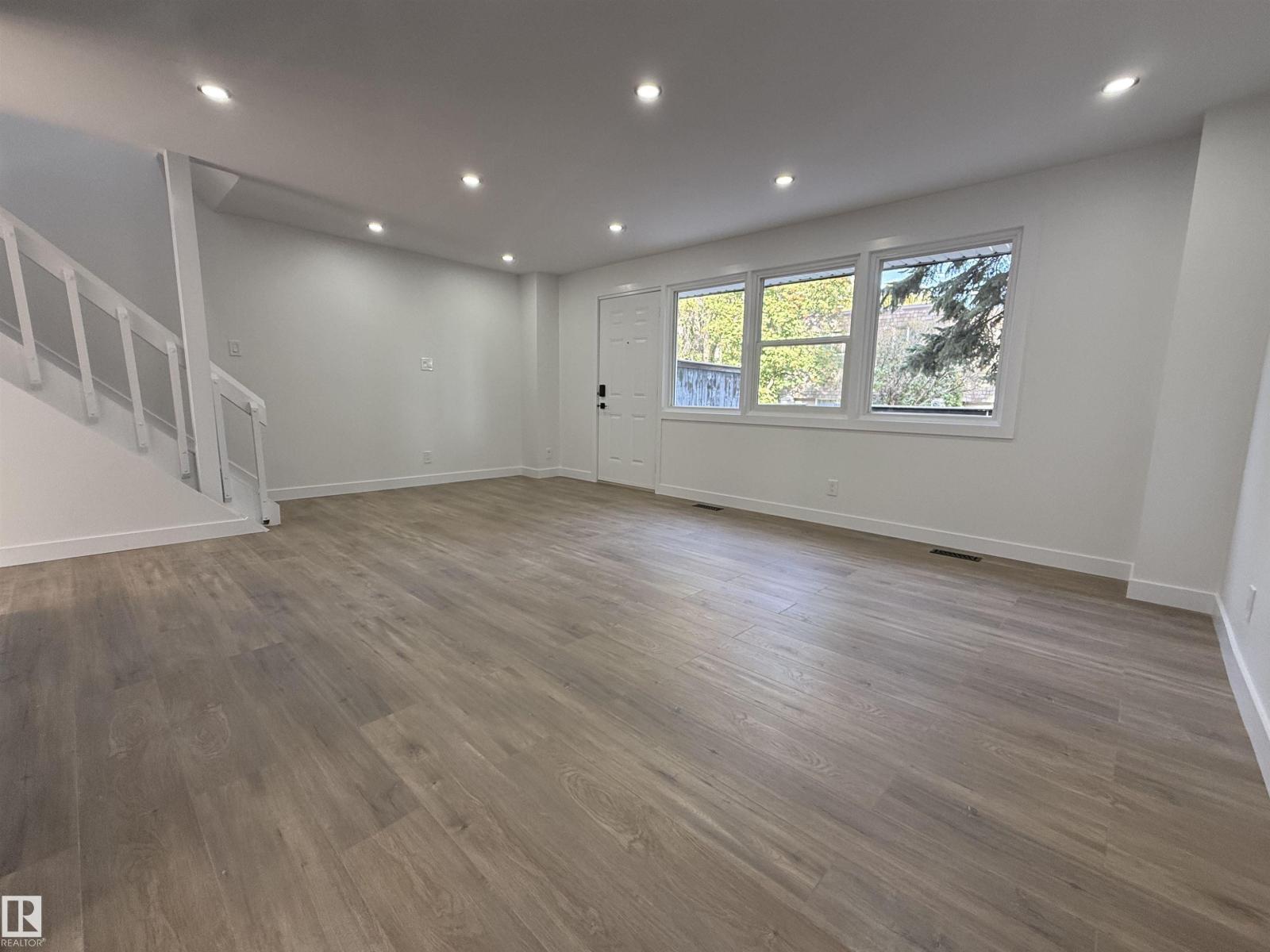 713 Village On The Green Nw, Edmonton, Alberta  T5A 1H2 - Photo 5 - E4464292