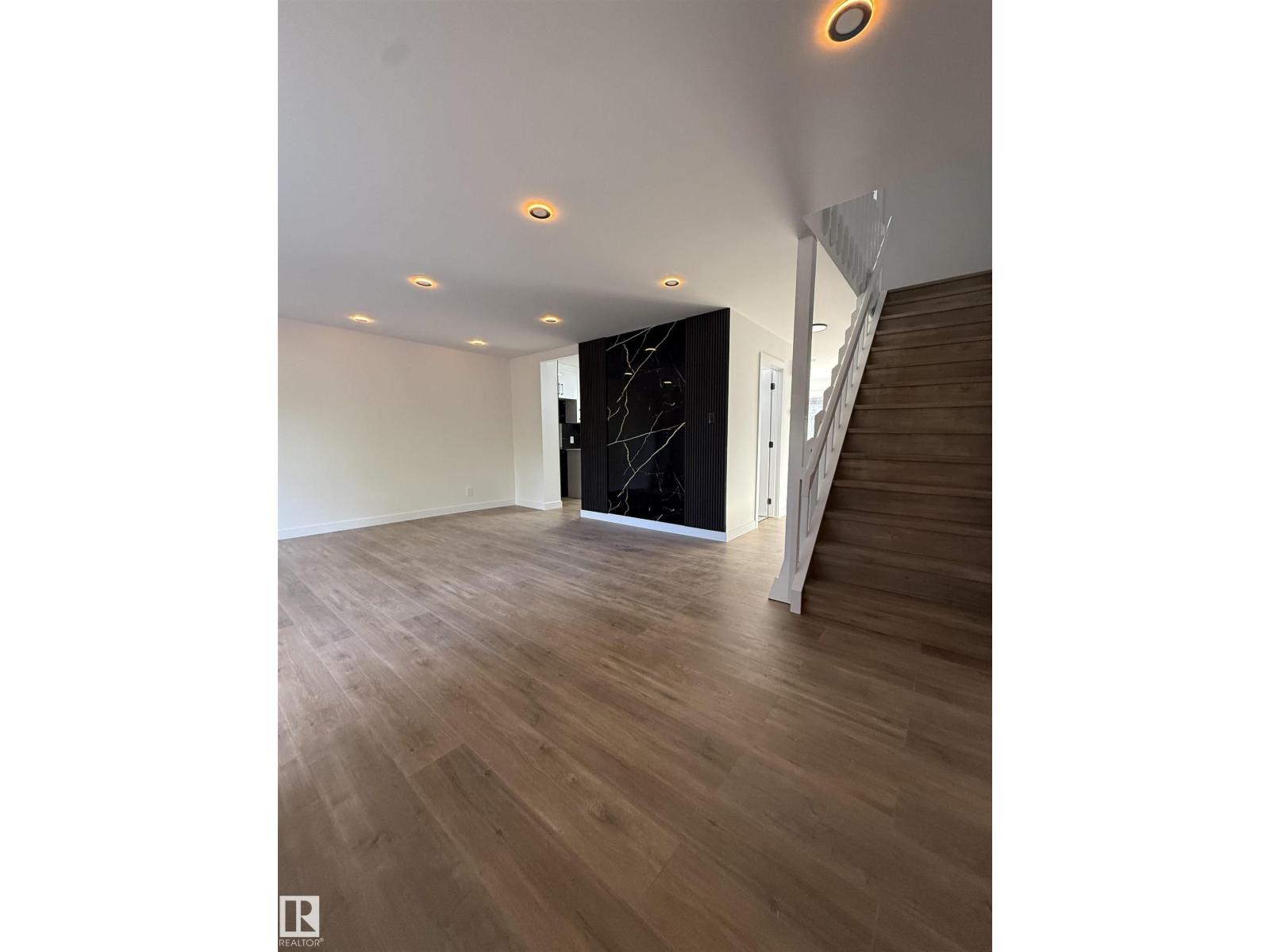 713 Village On The Green Nw, Edmonton, Alberta  T5A 1H2 - Photo 2 - E4464292