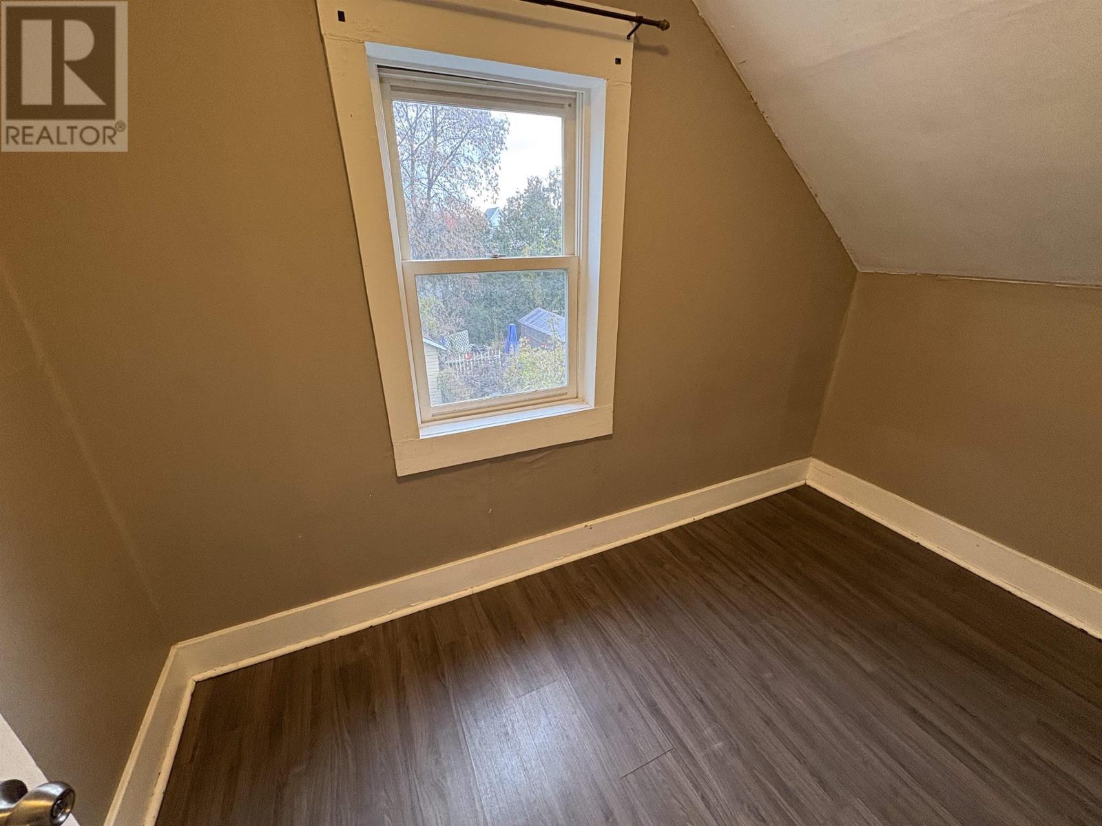 229 Mcintyre, Thunder Bay, Ontario  P7A 3B3 - Photo 7 - TB253308