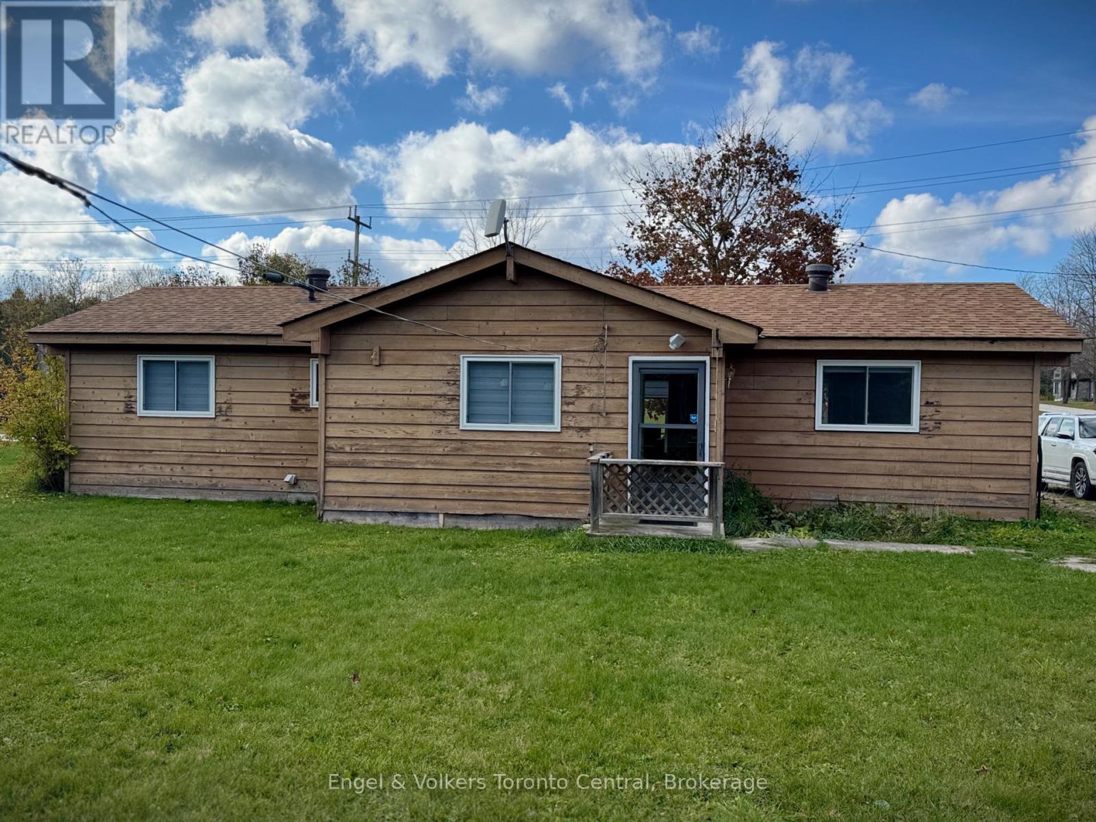 209 Evans Street, Grey Highlands, Ontario  N0C 1E0 - Photo 3 - X12501076