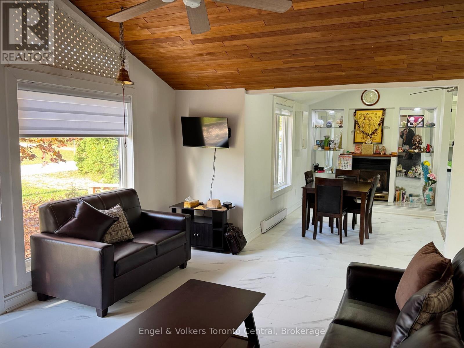 209 Evans Street, Grey Highlands, Ontario  N0C 1E0 - Photo 9 - X12501076