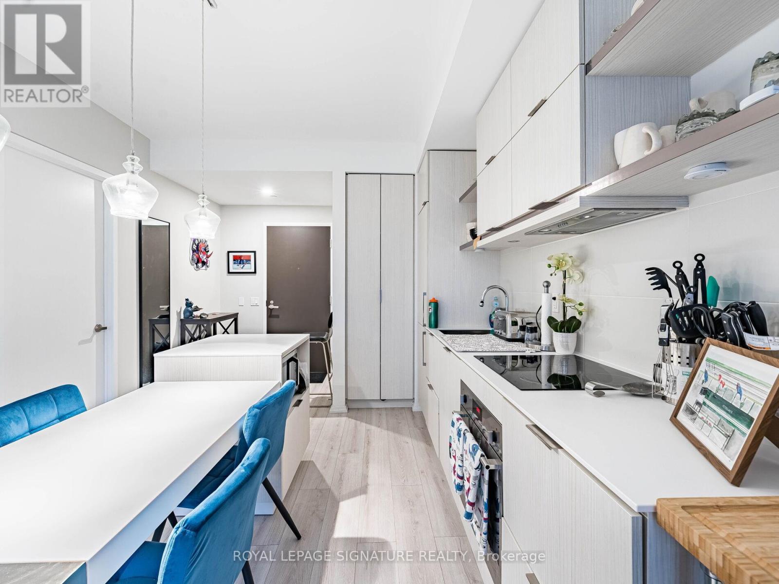 2107 - 197 Yonge Street, Toronto, Ontario  M5B 0C1 - Photo 11 - C12501062