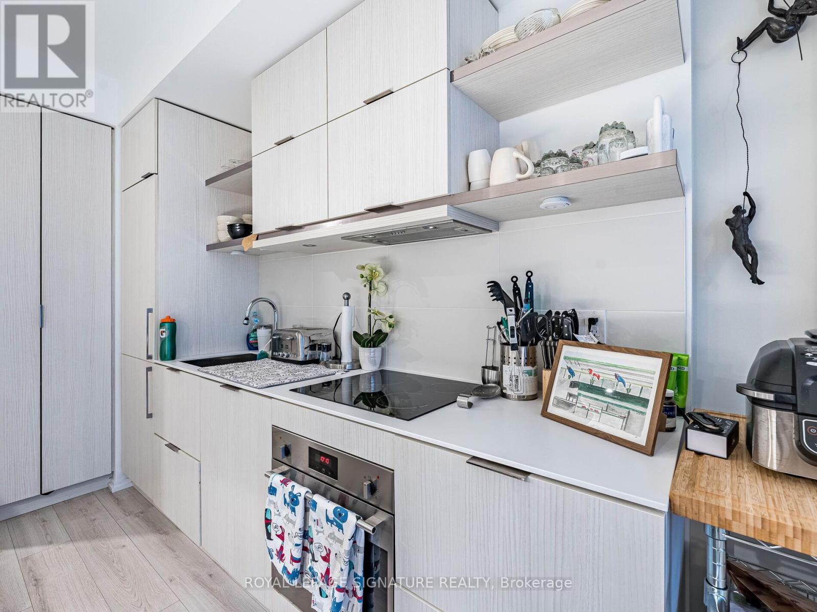 2107 - 197 Yonge Street, Toronto, Ontario  M5B 0C1 - Photo 12 - C12501062