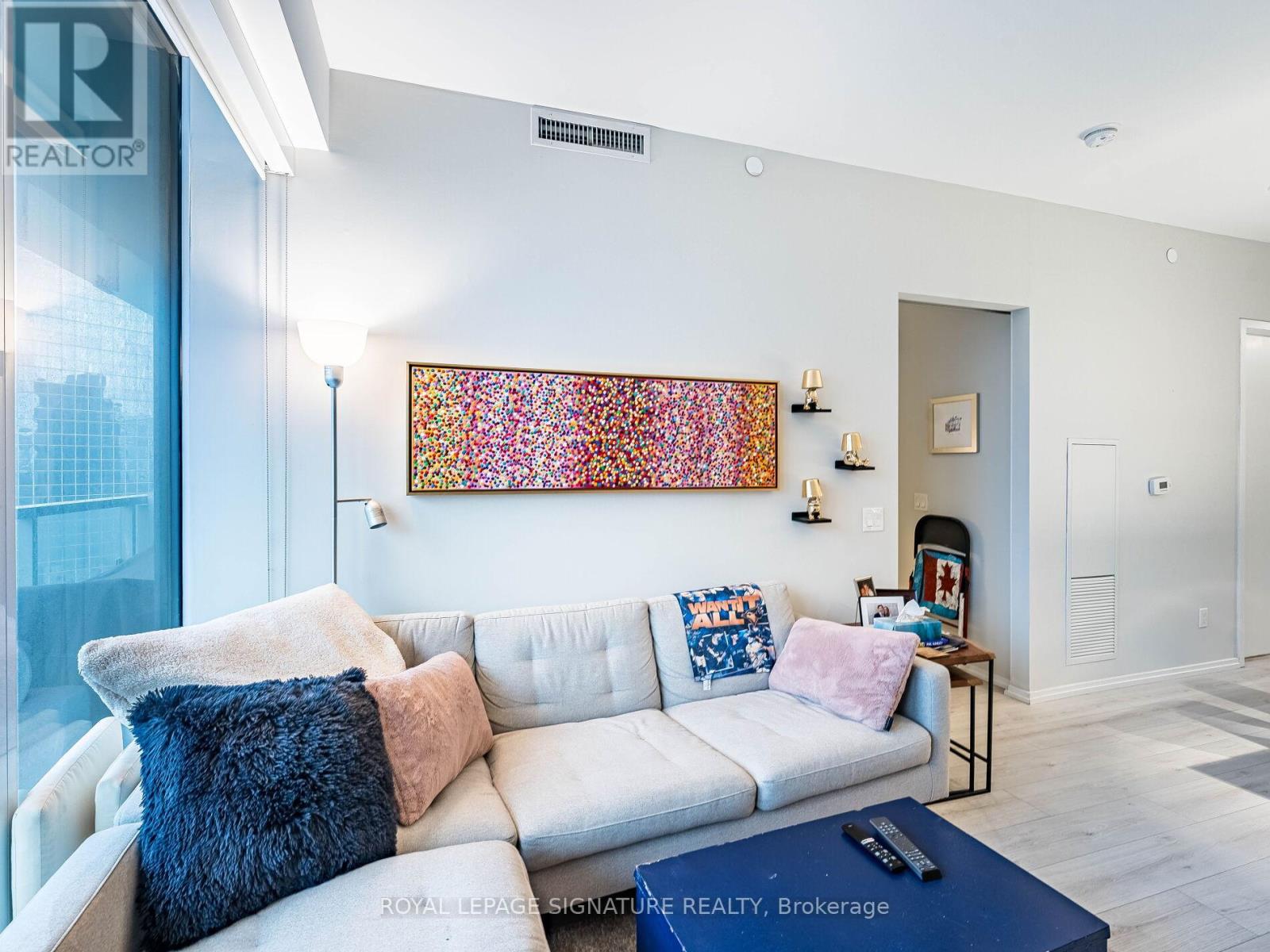 2107 - 197 Yonge Street, Toronto, Ontario  M5B 0C1 - Photo 15 - C12501062