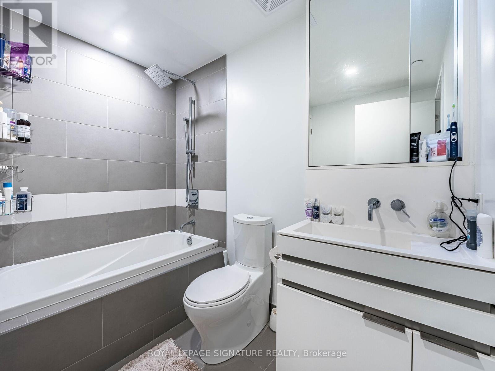 2107 - 197 Yonge Street, Toronto, Ontario  M5B 0C1 - Photo 18 - C12501062