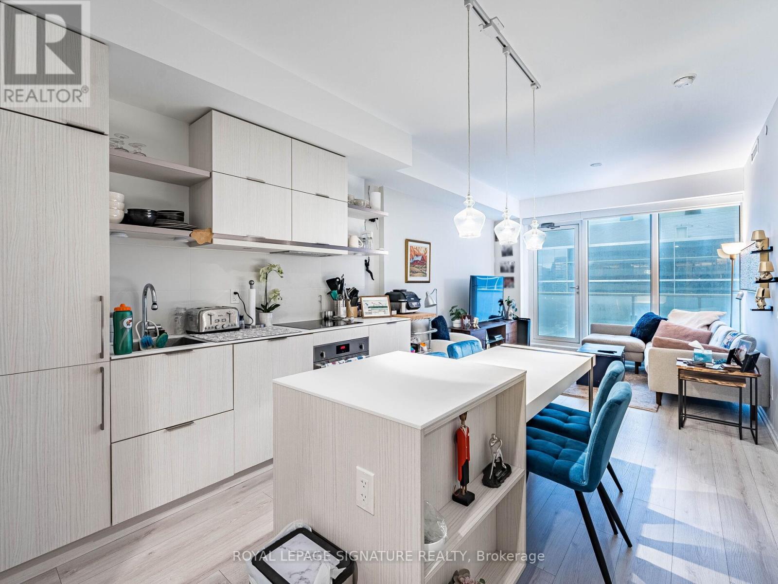 2107 - 197 Yonge Street, Toronto, Ontario  M5B 0C1 - Photo 8 - C12501062