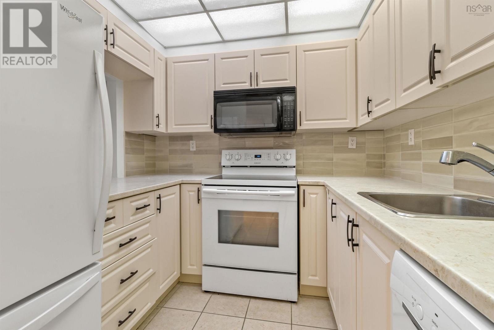 304 30 Brookdale Crescent, Dartmouth, Nova Scotia  B3A 4T7 - Photo 5 - 202523954