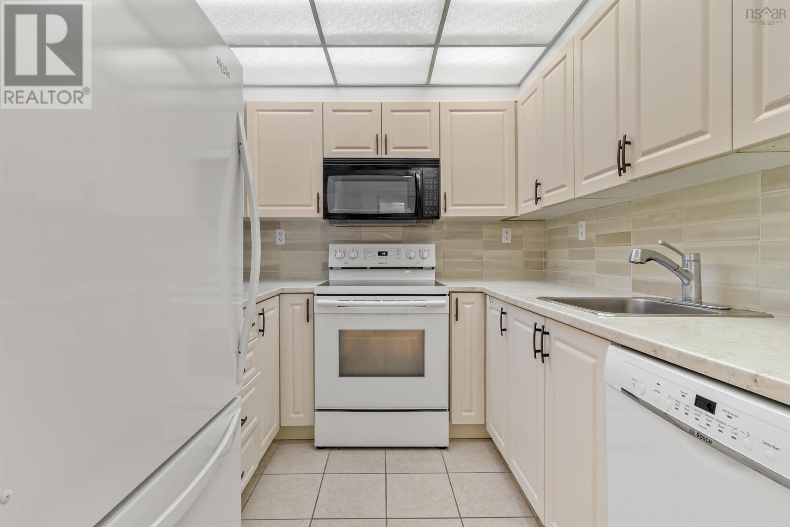 304 30 Brookdale Crescent, Dartmouth, Nova Scotia  B3A 4T7 - Photo 3 - 202523954