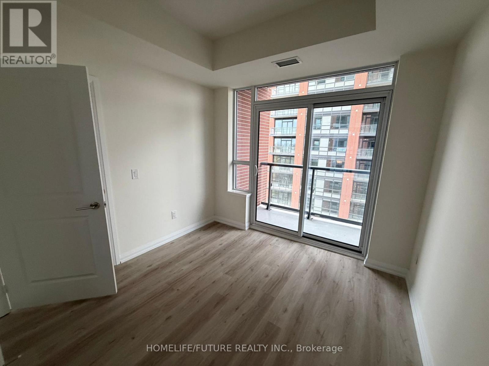 2005 - 3260 Sheppard Avenue E, Toronto (Tam O'shanter-Sullivan), Ontario  M1T 3K3 - Photo 4 - E12501056