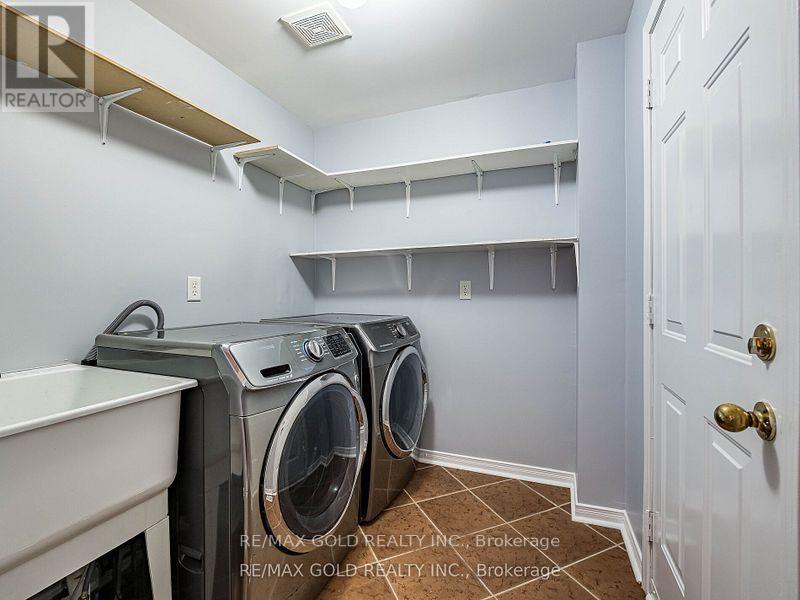 87 Buick Boulevard, Brampton, Ontario  L7A 3B7 - Photo 11 - W12501068